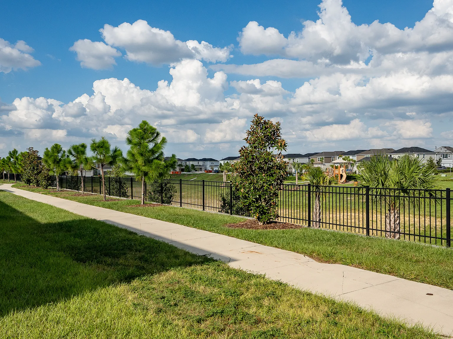 3 bed, 1687 sqft, $2,225 — Photo 2