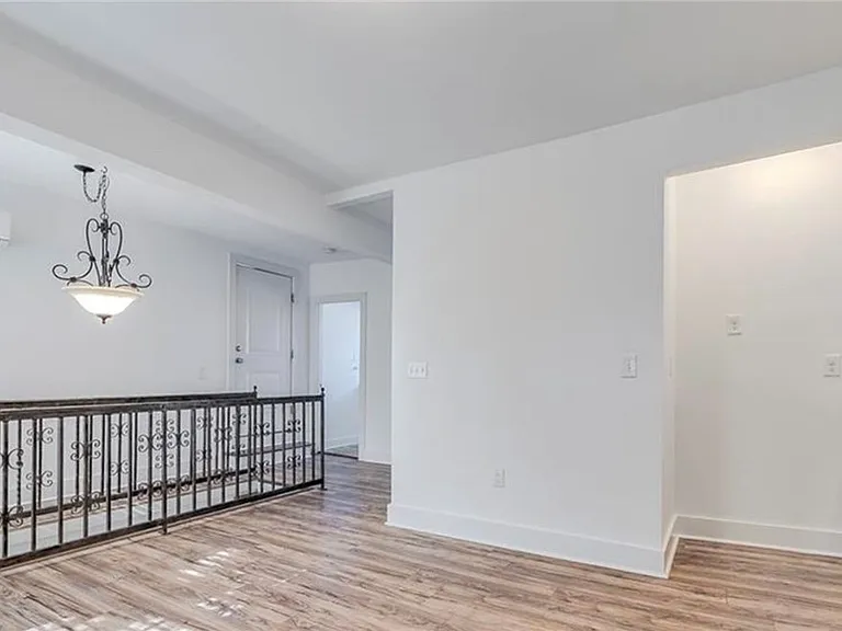 508 E Liberty St — Photo 3