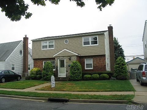 1st image of 42 Gables Dr