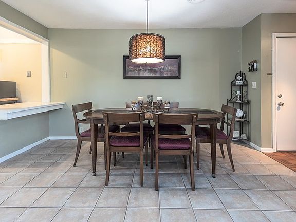 2nd image of 1185 Bristol Dr #4-4-4