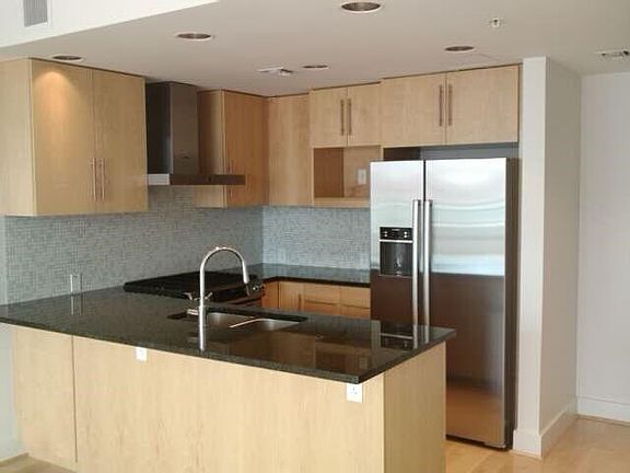 Kitchen : Granite counters, European cabinets, stainless ste