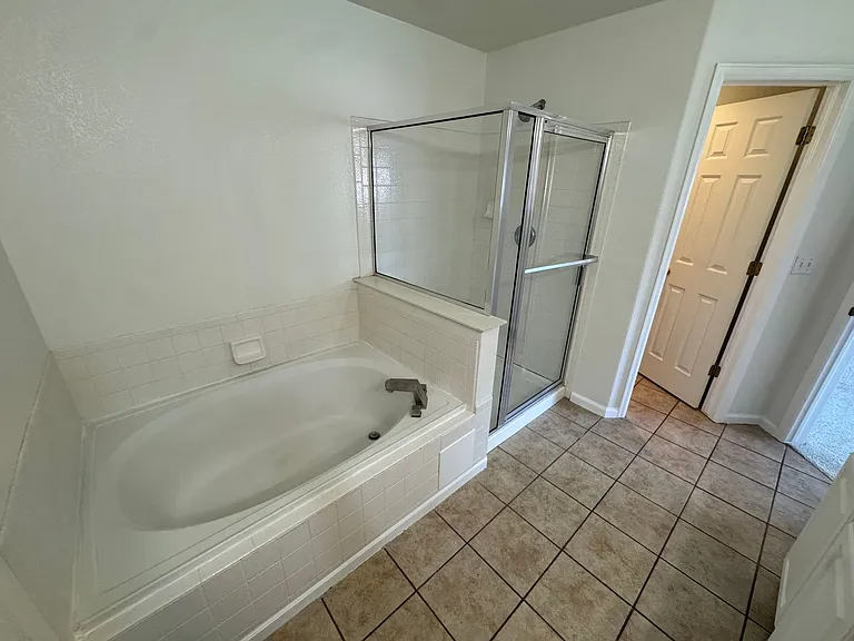 4505 S Auckland Ct — Photo 18