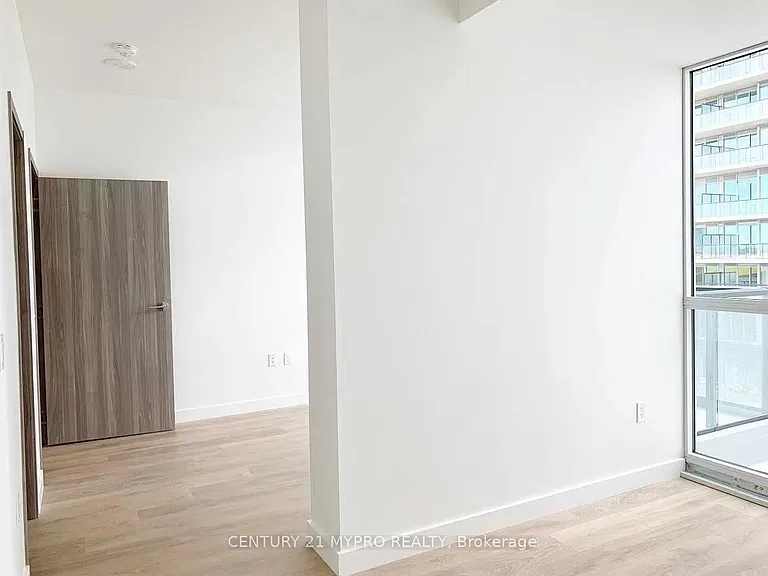 95 McMahon Dr #506 — Photo 14