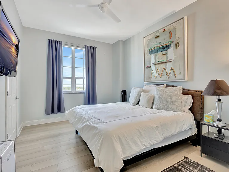 410 Evernia St #801 — Photo 16