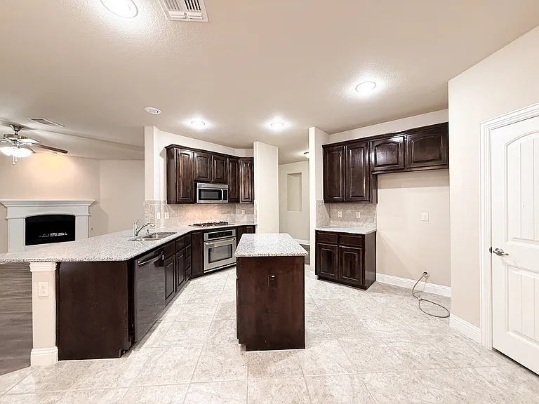 126 Wilmington Dr — Photo 15