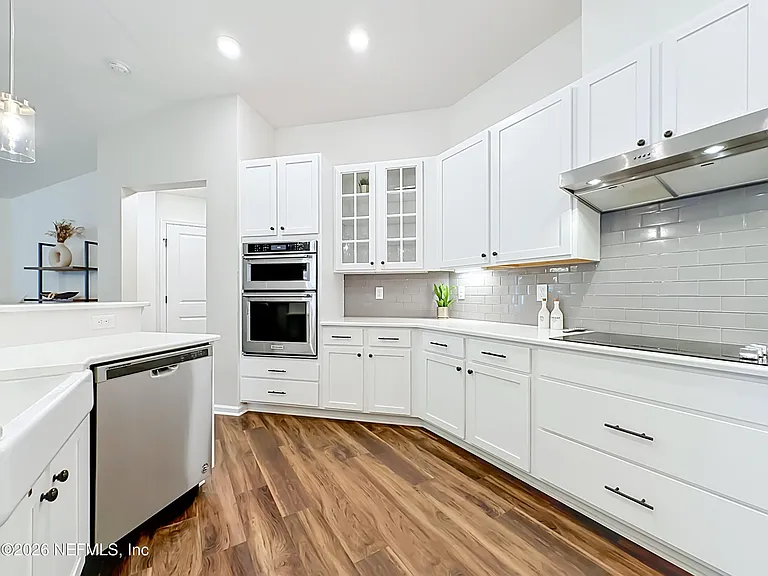 826 Flach Dr — Photo 9