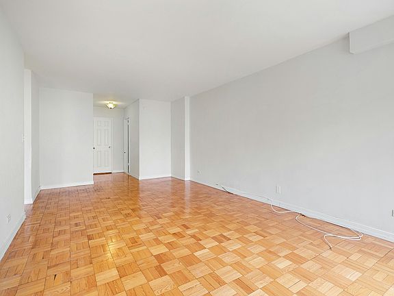 4th image of 200 E 15th St APT 8G