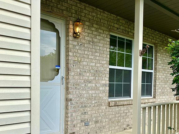 3rd image of 20 Willow Run Dr