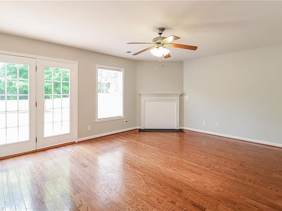 2nd image of 209 Cypress Ct
