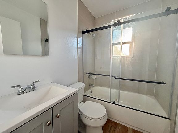 3rd image of 2211 Deborah Dr APT 4
