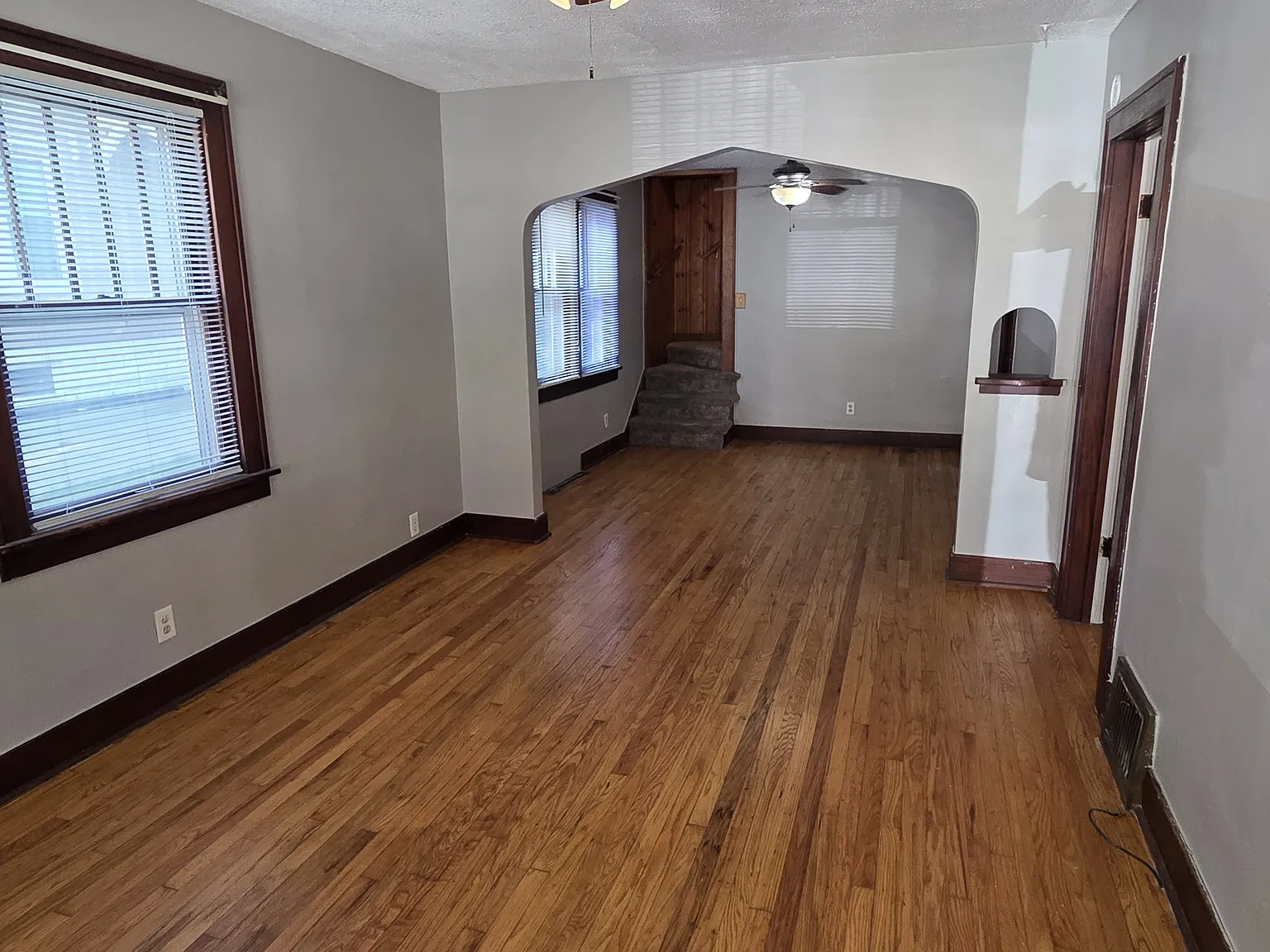 2 bed, 1000 sqft, $1,250 — Photo 3