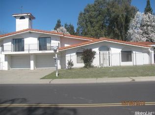 2955 W Del Rio Dr, Stockton, CA 95204