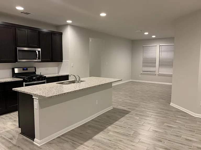 117 Peruvian Ln — Photo 11