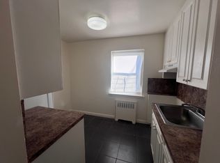 26 Arlo Rd APT 2B, Staten Island, NY 10301