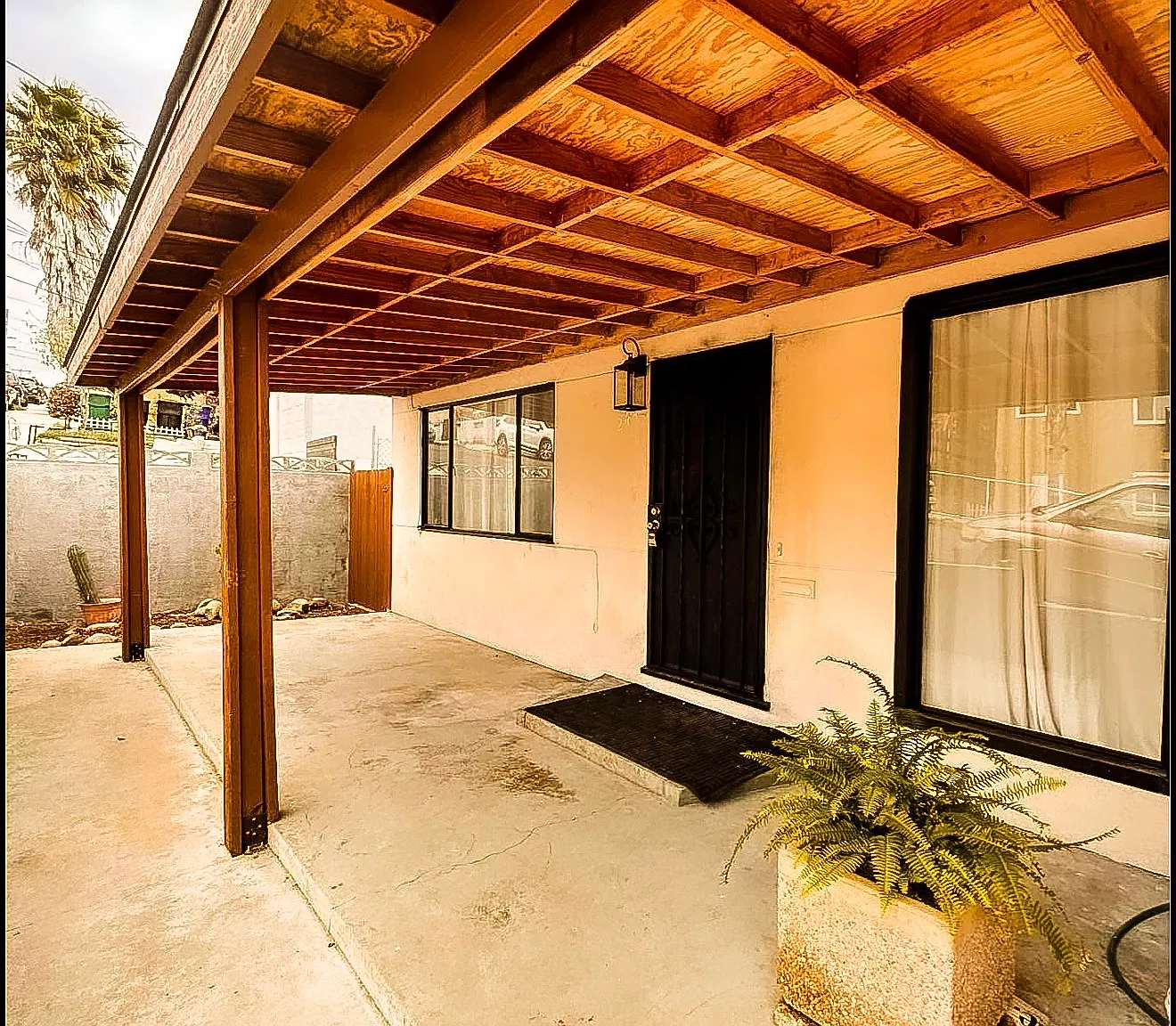 3 bed, 972 sqft, $3,200 — Photo 3