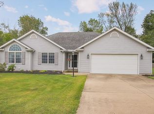 3610 E Lake Rd, Sheffield Lake, OH 44054