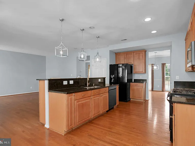2548 Port Potomac Ave — Photo 15