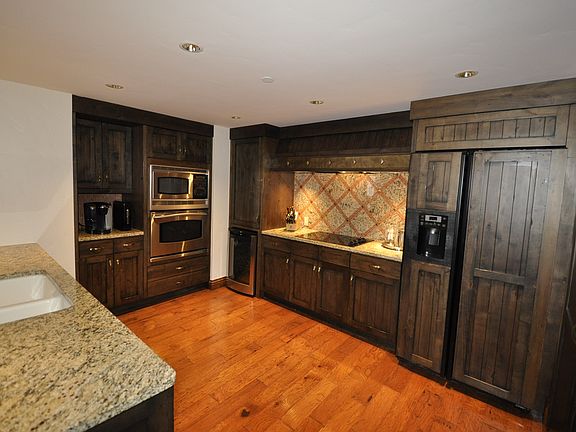 Large kitchen 