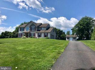 9 Paradise Ct, Oley, PA 19547