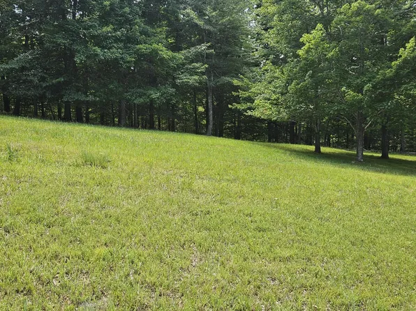 2 Waterwood Dr, Moneta, VA 24121