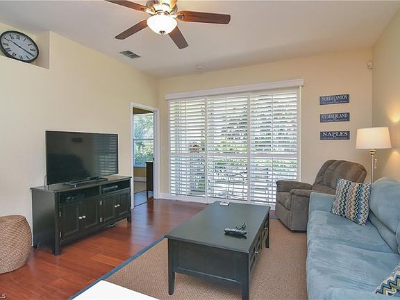 4th image of 7590 Meadow Lakes Dr #4