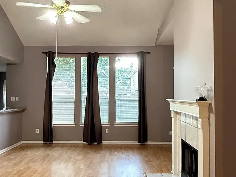 4919 Lochman Ln — Photo 5