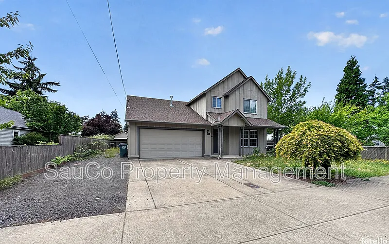 661 NW Connell Ave