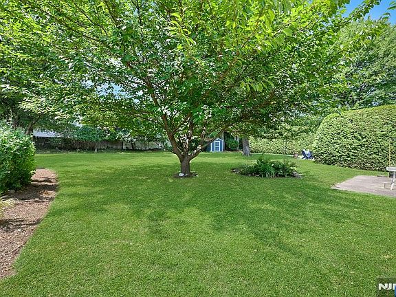 2nd image of 725 Millbrook Rd
