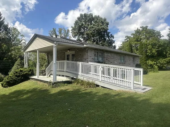 121 Sabre Dr, Beckley, WV 25801