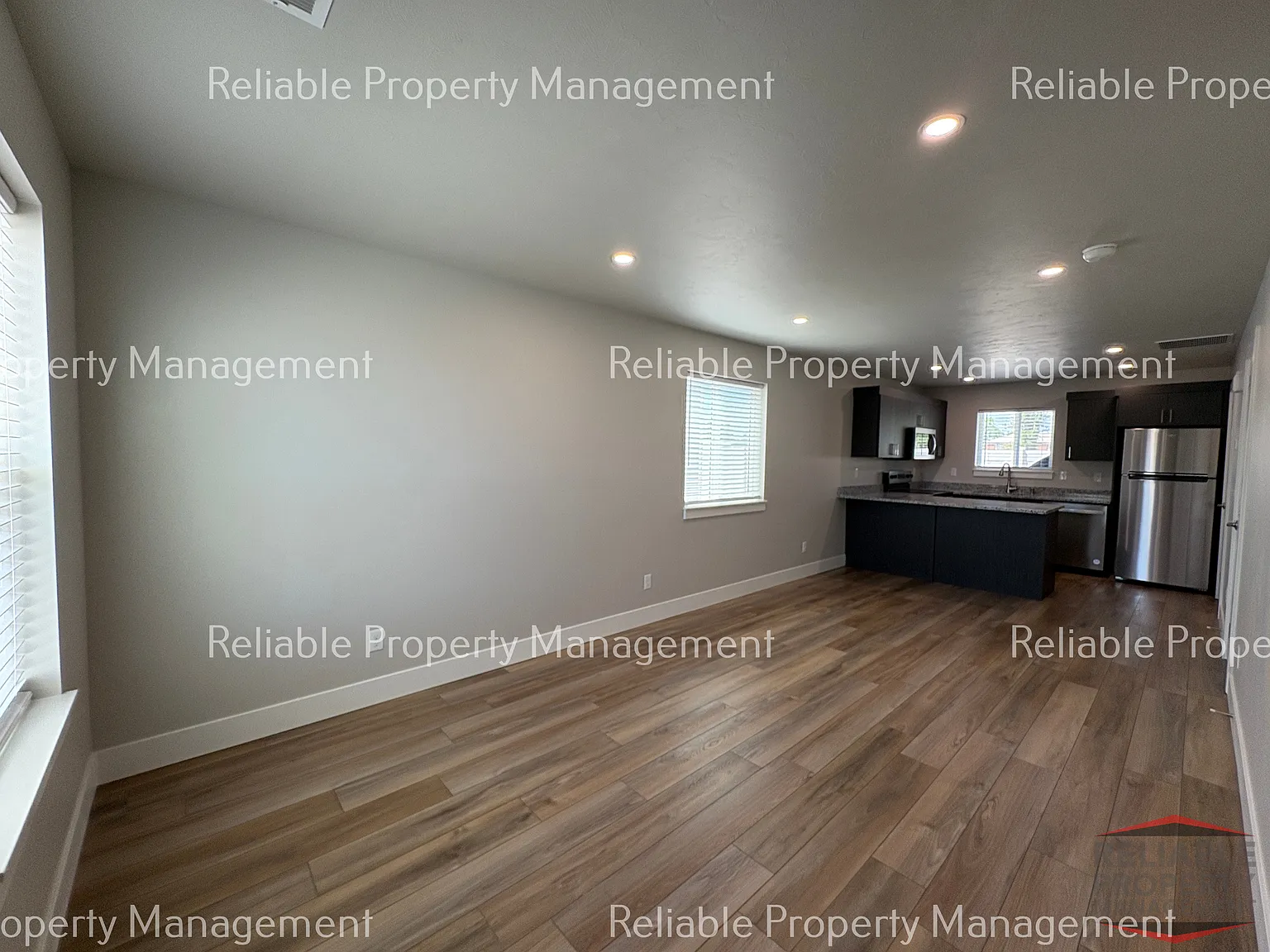 2 bed, 1.5 bath, 933 sqft, $1,295 — Photo 4