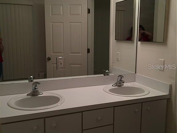 2nd image of 1863 Saxon Blvd