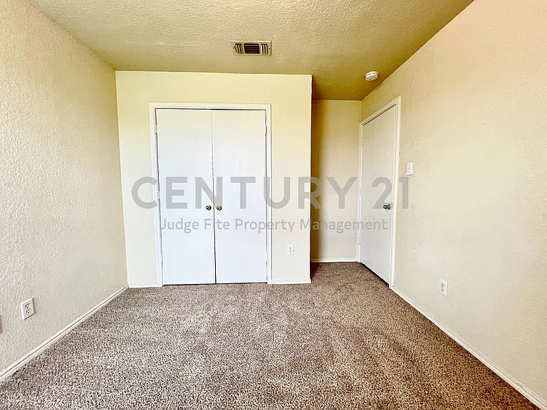 1103 Savage Dr — Photo 14