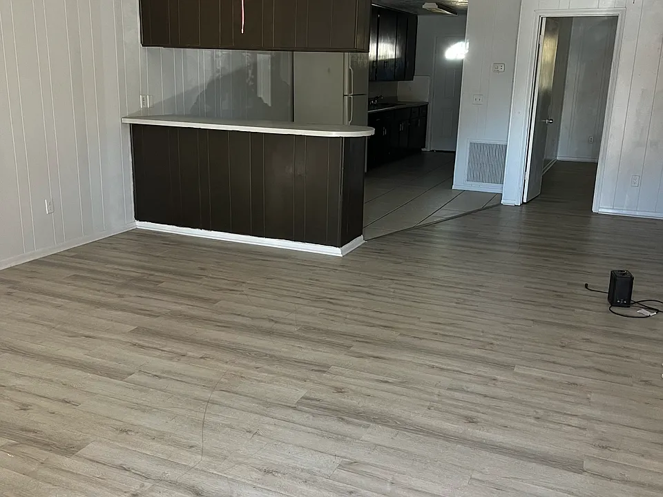3 bedroom apartment/ triplex