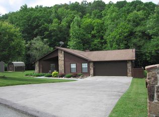 111 Graceland Rd, Oak Ridge, TN 37830