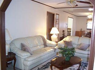 5th image of 636 Sun Valley Dr