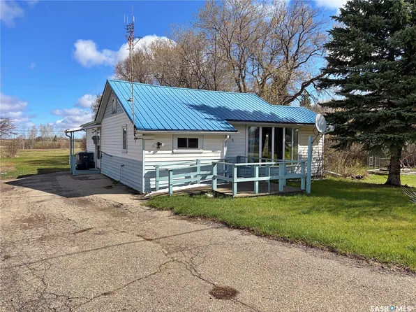 105 Pipestone Avenue, Wawota, SK S0G 5A0