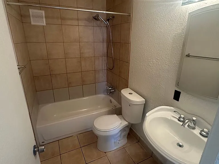 6316 Casada Way — Photo 10