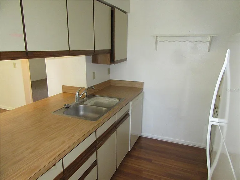 8423 Seminole Blvd #203 — Photo 30