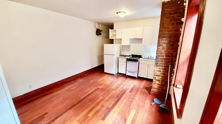 Rented by Compass | media 19