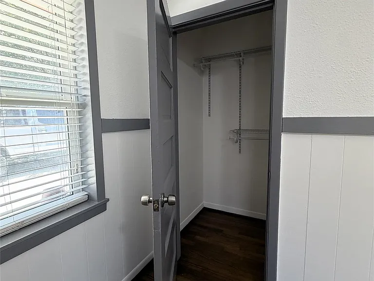 815 Waverly St — Photo 11