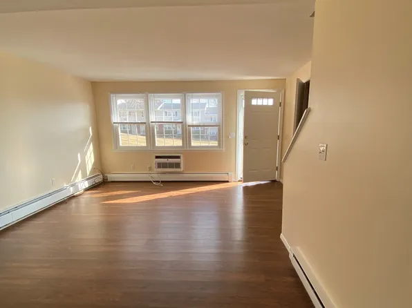 West Hill Apartments, 547-597 Millville Ave #2-03, Naugatuck, CT 06770