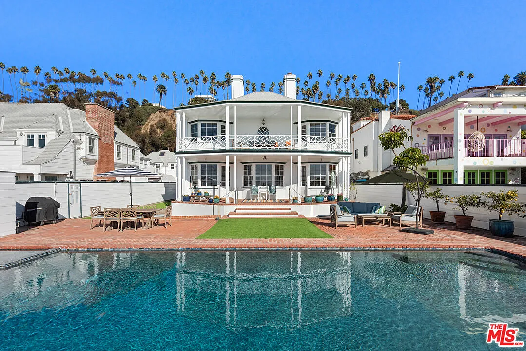 6 bed, 6.5 bath, 5039 sqft, $40,000 — Photo 3