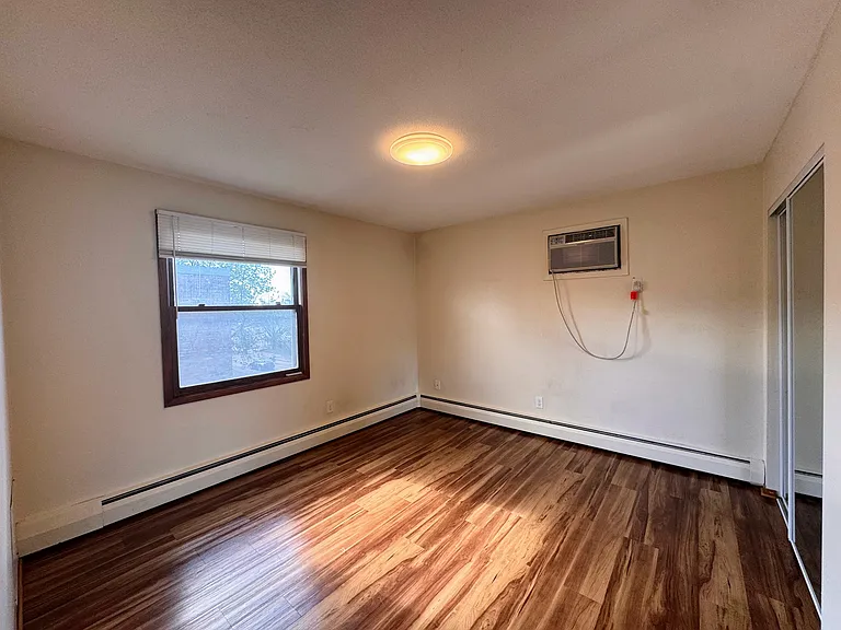 301 University Ave SE — Photo 23