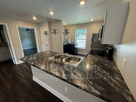 3rd image of 1800 Sun Valley Rd Unit F