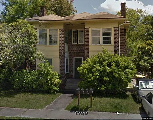 2886 College St Photo 1