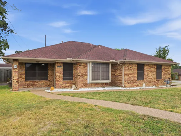 3727 Ravenwood Dr, Bryan, TX 77802