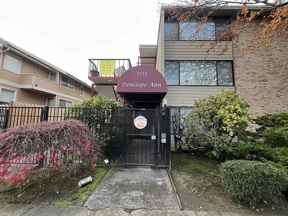 5215 15th Ave NE #16