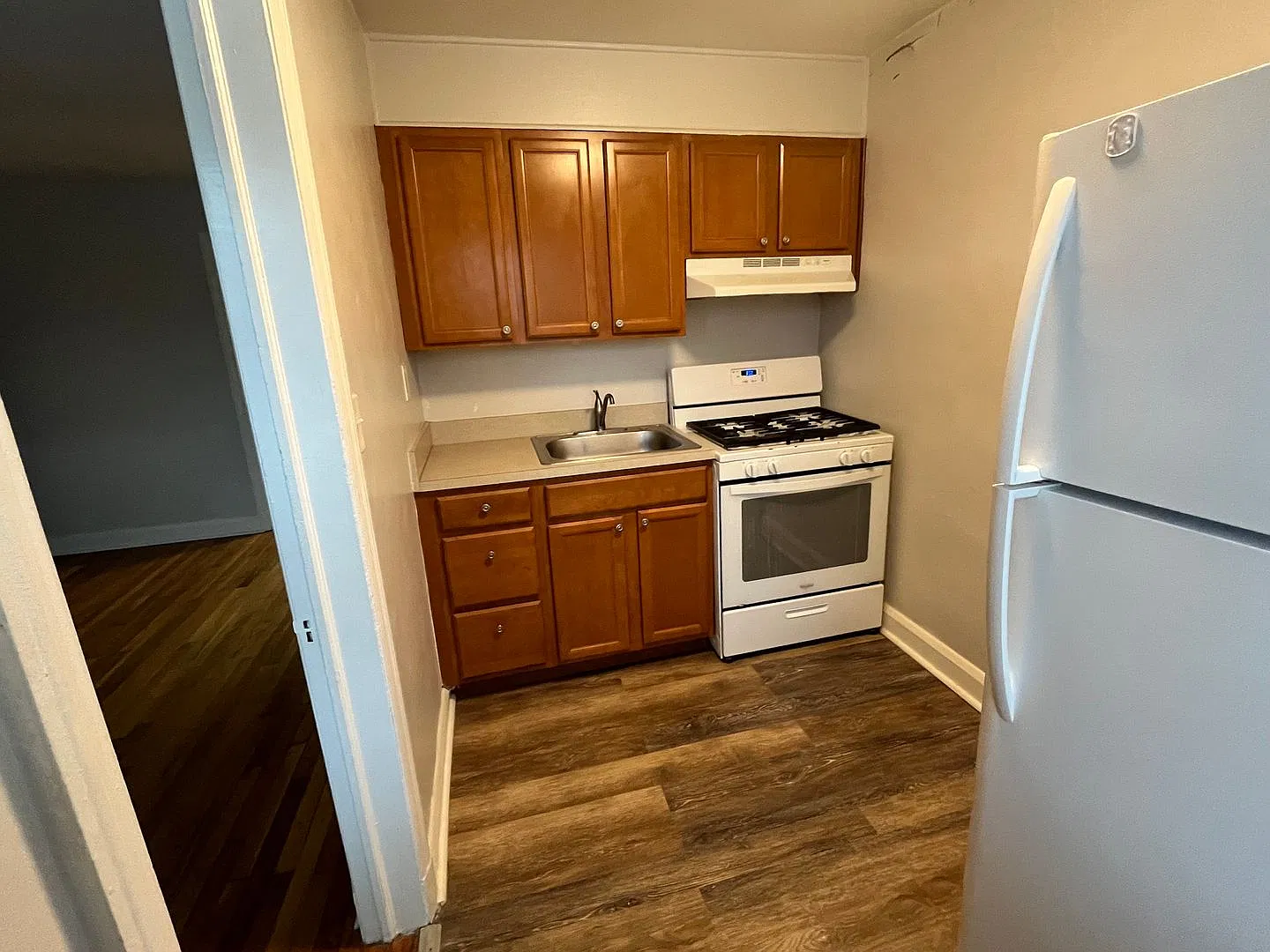1661 E Cold Spring Ln — Photo 4