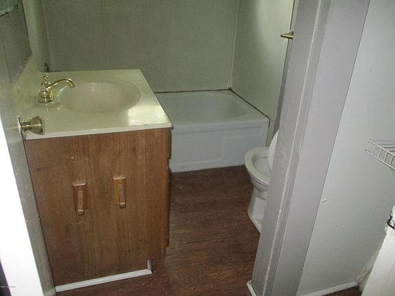 4th image of 1885 Bogard Ln