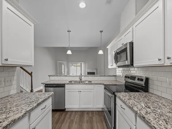 1815 Fox Den Way, Greenville, NC